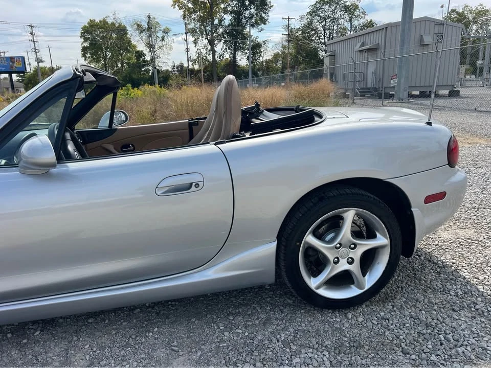 2001 Mazda NB MX-5 Miata - Image 13 of 21