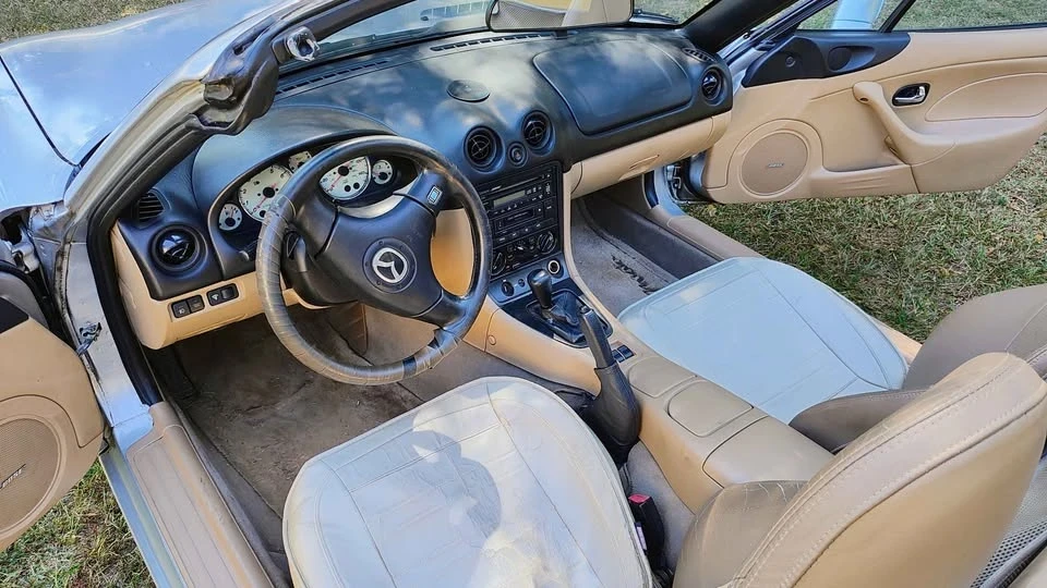 2001 Mazda NB MX-5 Miata - Image 10 of 19