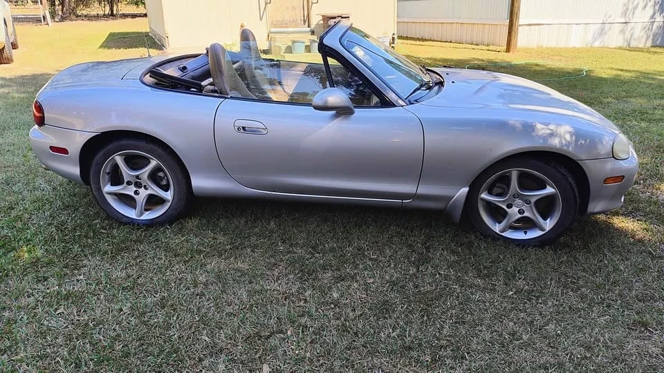 2001 Mazda NB MX-5 Miata - Image 5 of 19
