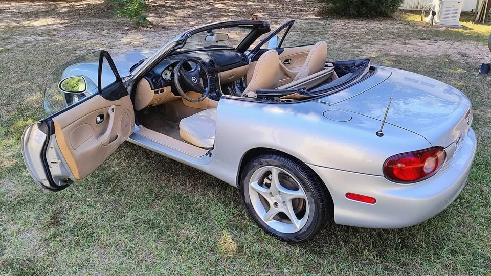 2001 Mazda NB MX-5 Miata - Image 11 of 19