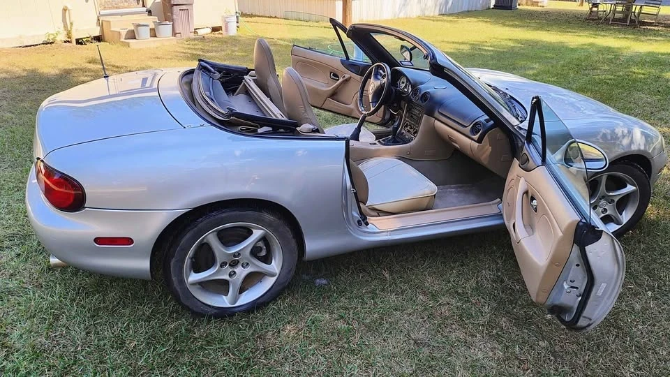 2001 Mazda NB MX-5 Miata - Image 12 of 19