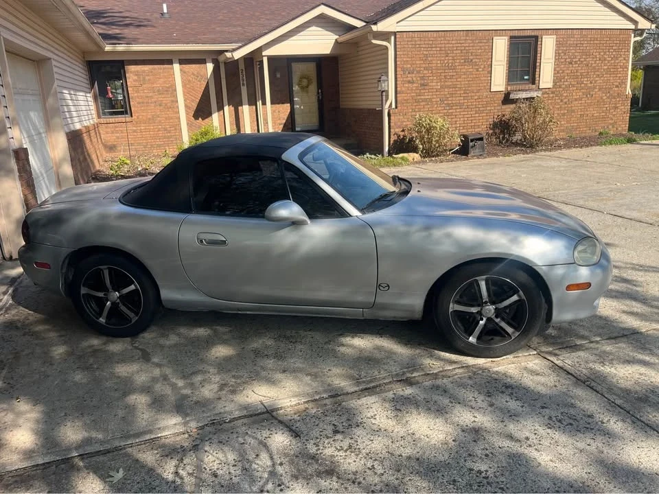 2001 Mazda NB MX-5 Miata - Image 2 of 13