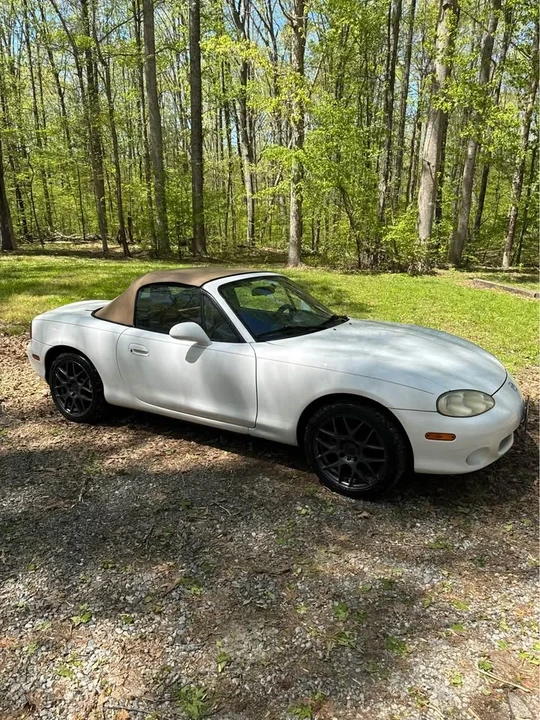 2001 Mazda NB MX-5 Miata - Image 2 of 2