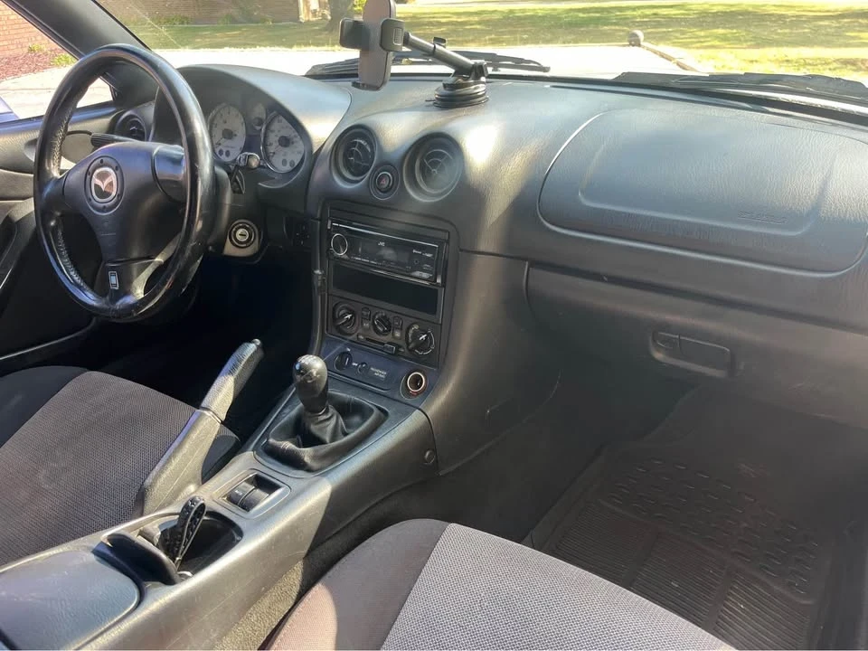 2001 Mazda NB MX-5 Miata - Image 10 of 13