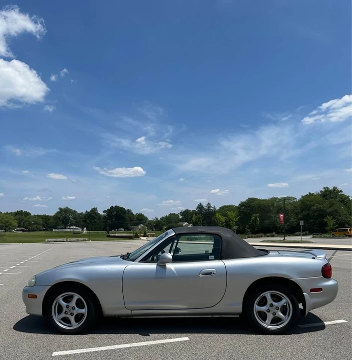 2001 Mazda NB MX-5 Miata - Image 4 of 13