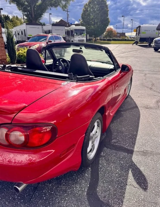2001 Mazda NB MX-5 Miata - Image 6 of 8
