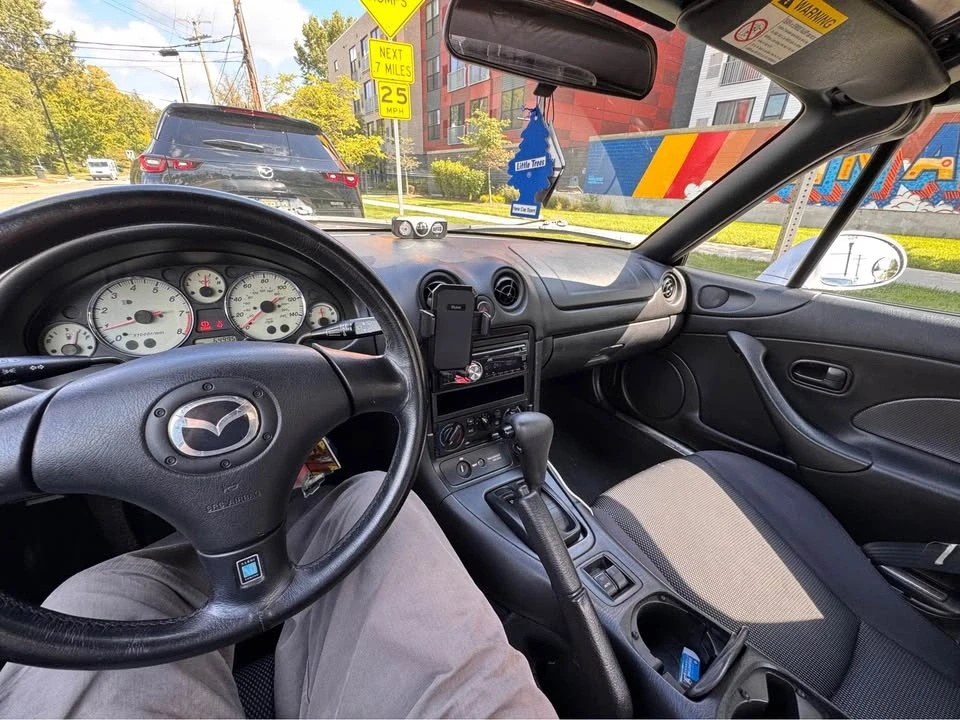 2001 Mazda NB MX-5 Miata - Image 5 of 7