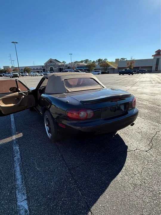 2001 Mazda NB MX-5 Miata - Image 3 of 9