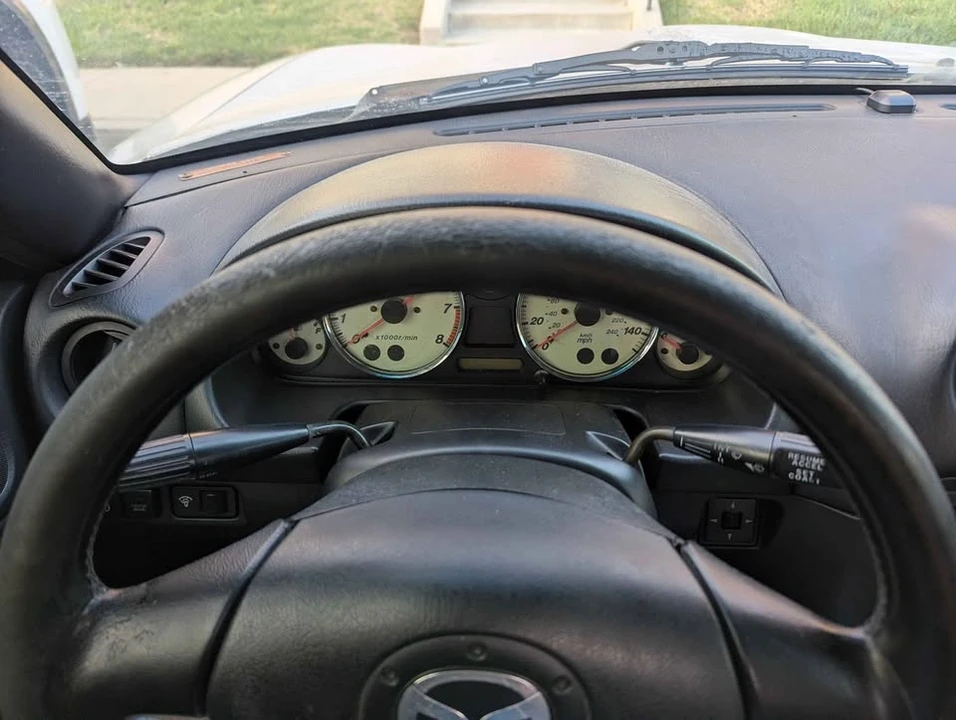 2001 Mazda NB MX-5 Miata - Image 3 of 11