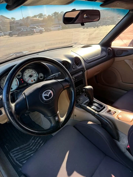 2001 Mazda NB MX-5 Miata - Image 8 of 9