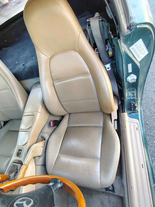 2001 Mazda NB MX-5 Miata - Image 5 of 9