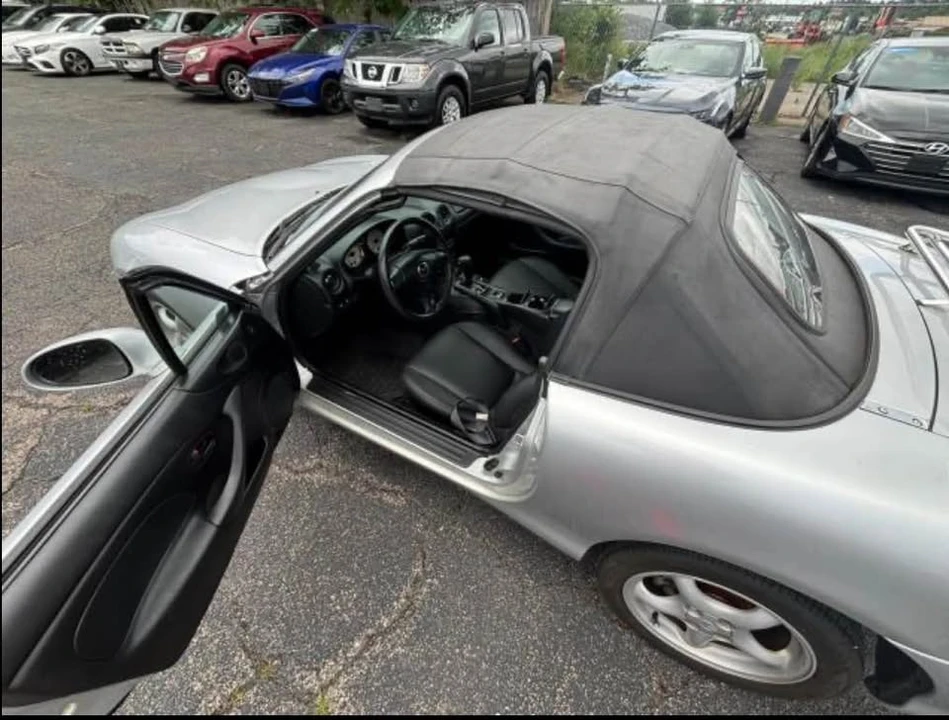 2001 Mazda NB MX-5 Miata - Image 9 of 13