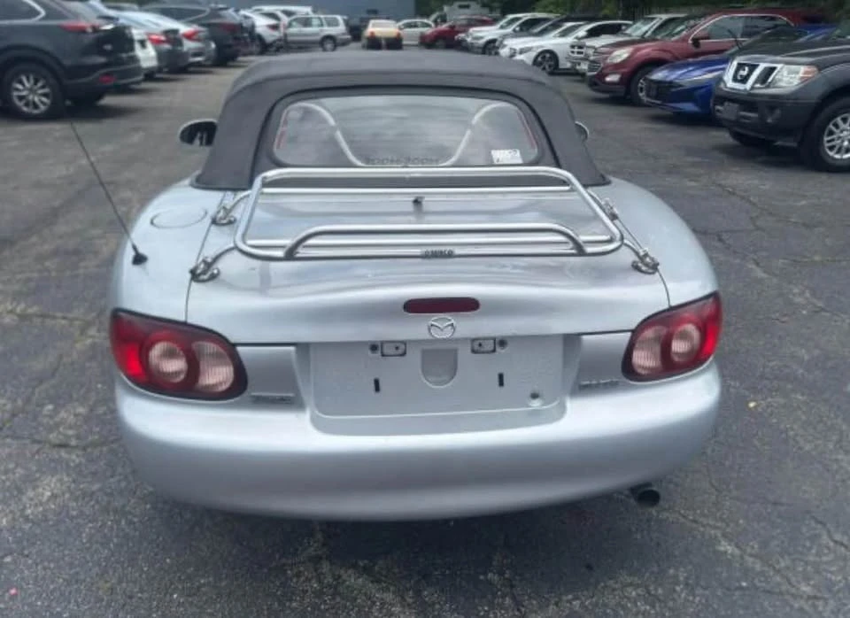2001 Mazda NB MX-5 Miata - Image 4 of 13