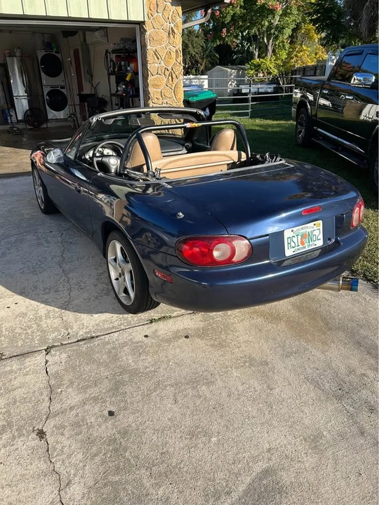 2001 Mazda NB MX-5 Miata - Image 3 of 9