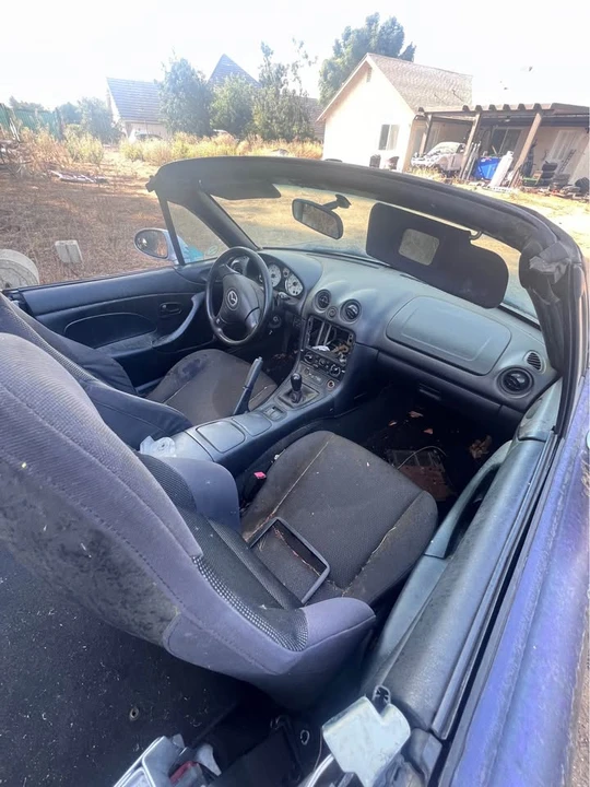 2001 Mazda NB MX-5 Miata - Image 6 of 11