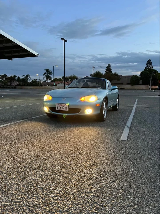 2001 Mazda NB MX-5 Miata - Image 9 of 12