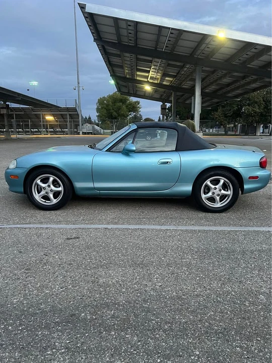 2001 Mazda NB MX-5 Miata - Image 3 of 12