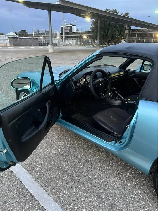 2001 Mazda NB MX-5 Miata - Image 5 of 12