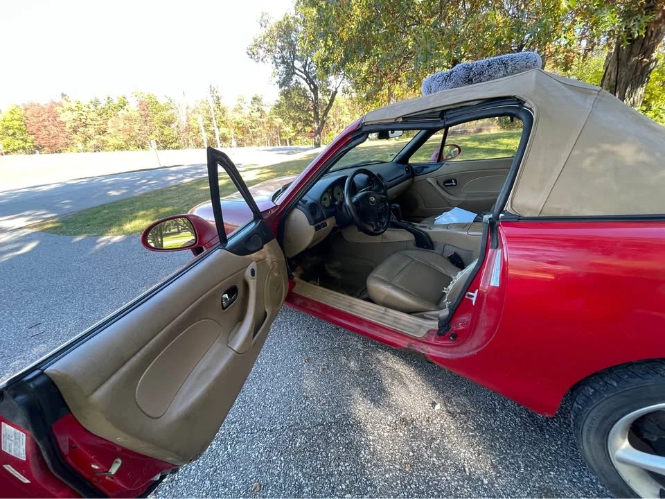 2001 Mazda NB MX-5 Miata - Image 7 of 10