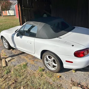 2001 Mazda MX-5 Miata Convertible 2D