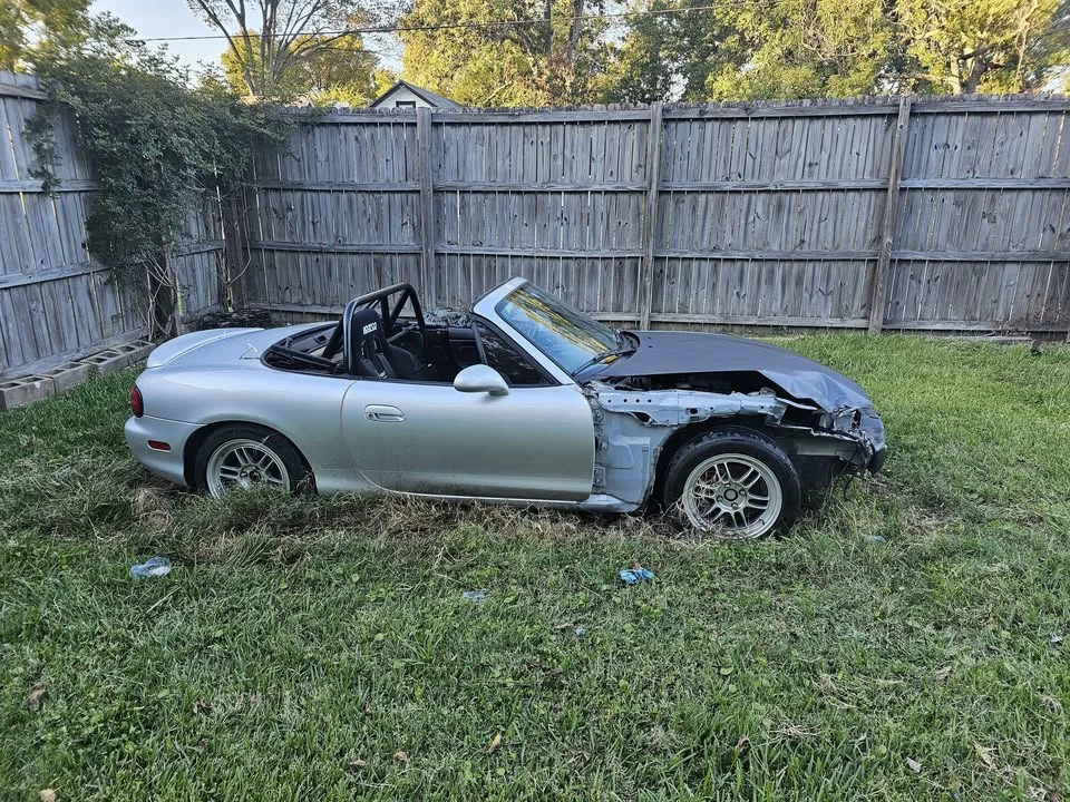 2001 Mazda NB MX-5 Miata - Image 3 of 9