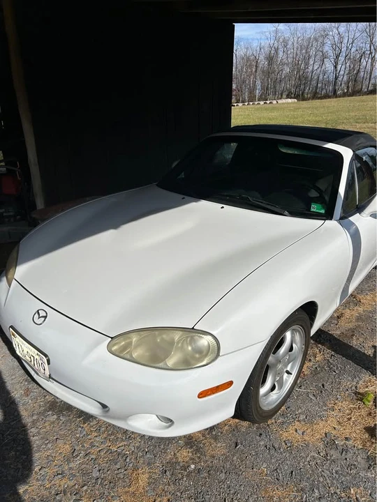 2001 Mazda NB MX-5 Miata - Image 2 of 3