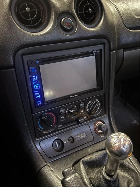 2001 Mazda NB MX-5 Miata - Image 5 of 10