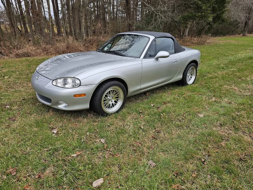 2001 Mazda NB MX-5 Miata - Image 2 of 15