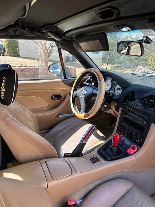 2001 Mazda NB MX-5 Miata - Image 7 of 10
