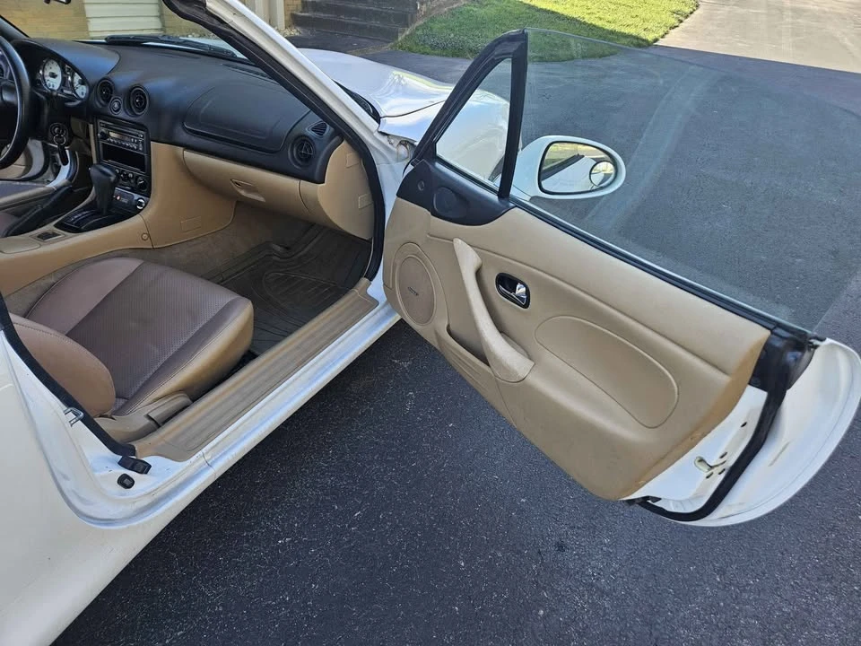 2001 Mazda NB MX-5 Miata - Image 9 of 15