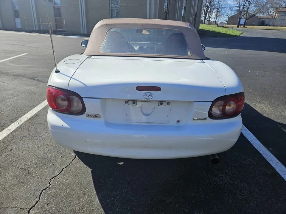2001 Mazda NB MX-5 Miata - Image 3 of 15