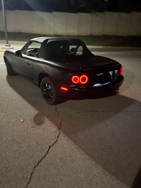 2001 Mazda NB MX-5 Miata - Image 2 of 3