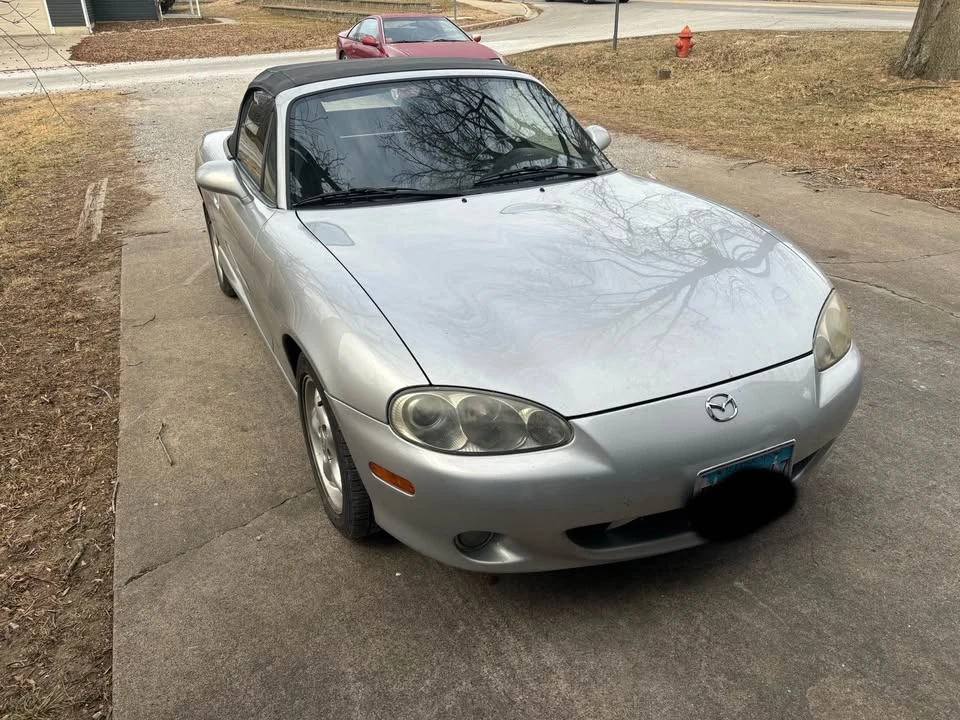 2001 Mazda NB MX-5 Miata - Image 2 of 13