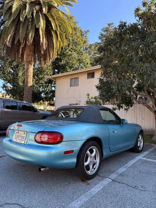 2001 Mazda NB MX-5 Miata - Image 9 of 18