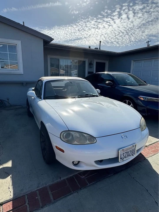 2001 Mazda NB MX-5 Miata - Image 11 of 12