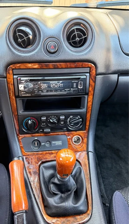 2001 Mazda NB MX-5 Miata - Image 17 of 18