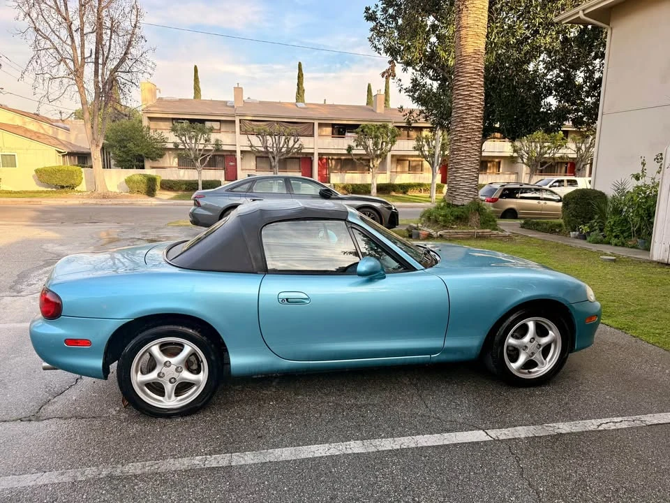 2001 Mazda NB MX-5 Miata - Image 4 of 18