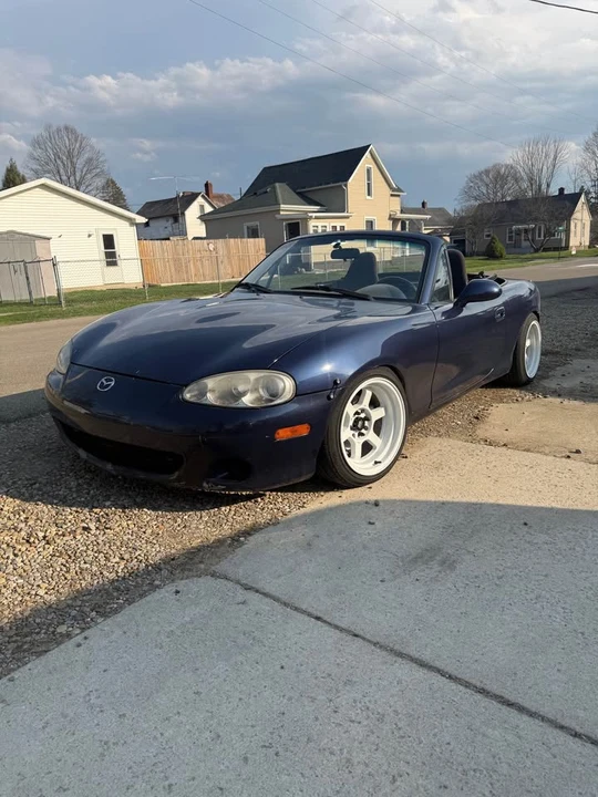 2001 Mazda NB MX-5 Miata - Image 2 of 7