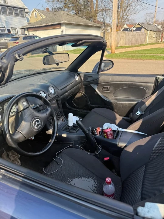 2001 Mazda NB MX-5 Miata - Image 5 of 7