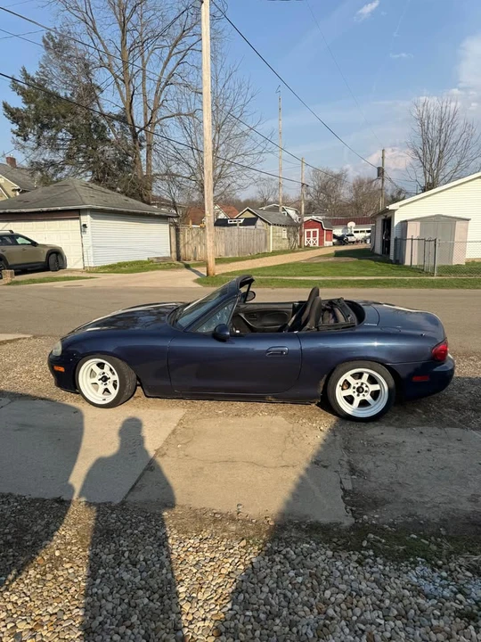 2001 Mazda NB MX-5 Miata - Image 3 of 7