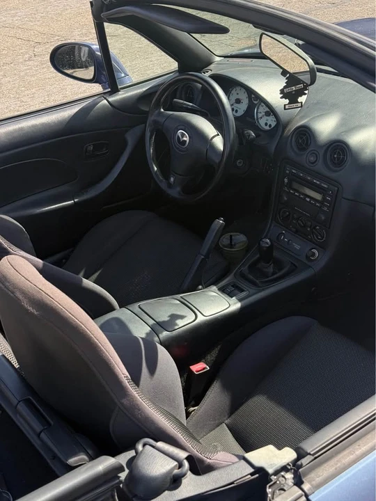 2001 Mazda NB MX-5 Miata - Image 5 of 10