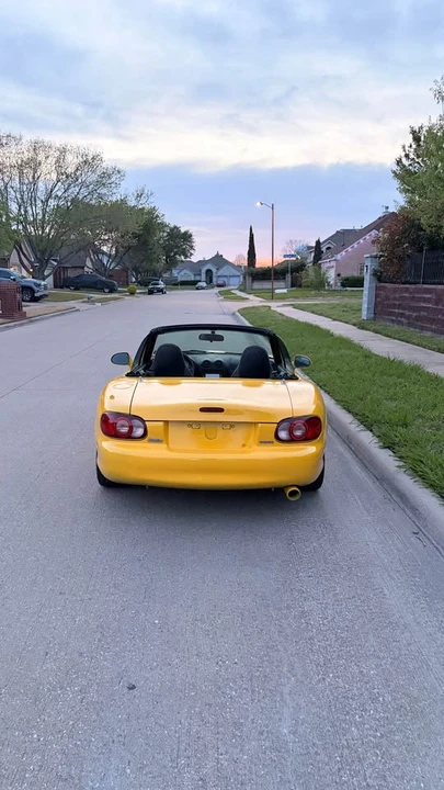 2001 Mazda NB MX-5 Miata - Image 5 of 18