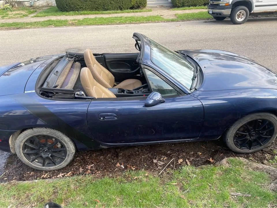 2001 Mazda NB MX-5 Miata - Image 2 of 13