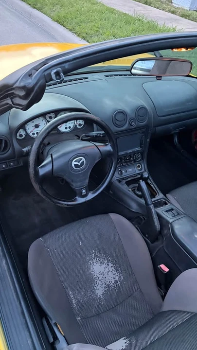 2001 Mazda NB MX-5 Miata - Image 11 of 18