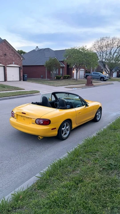 2001 Mazda NB MX-5 Miata - Image 4 of 18