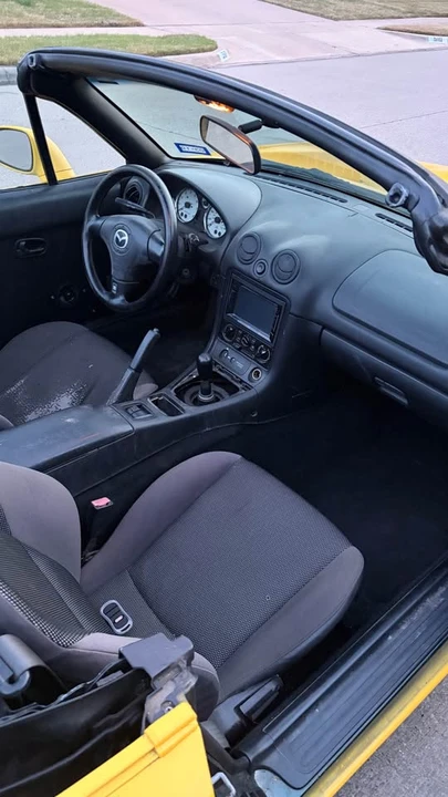 2001 Mazda NB MX-5 Miata - Image 16 of 19