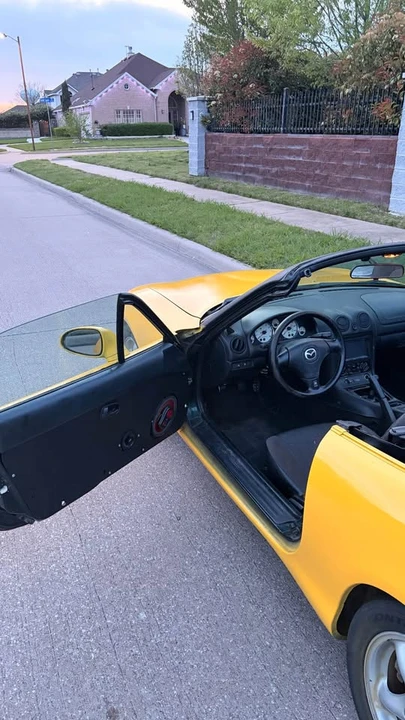2001 Mazda NB MX-5 Miata - Image 11 of 19