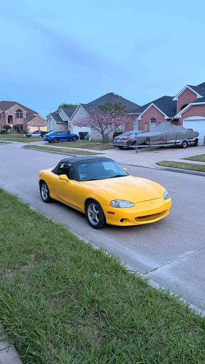 2001 Mazda NB MX-5 Miata - Image 3 of 18