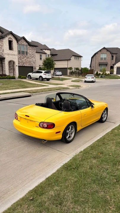 2001 Mazda NB MX-5 Miata - Image 4 of 19