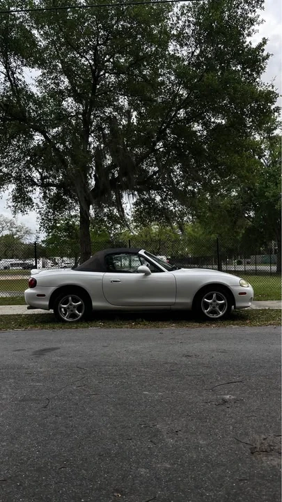 2001 Mazda NB MX-5 Miata - Image 2 of 8